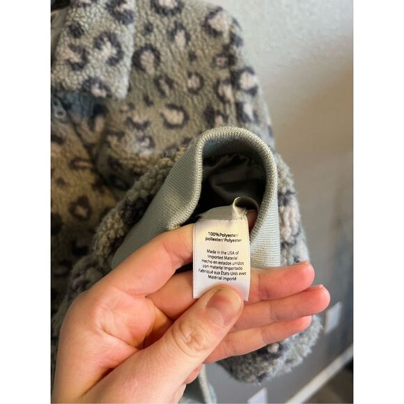 Beyond Yoga Leopard Sherpa Bomber Jacket Size Large - Picture 3 of 4